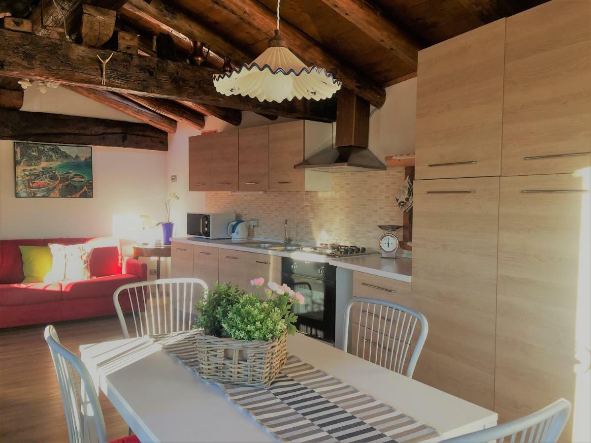 Apartamento Mansardino Malcesine Exterior foto
